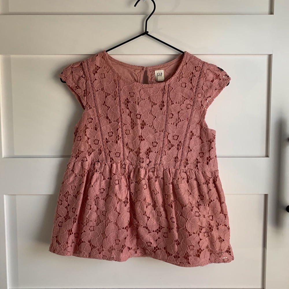 GAP | Pink Capped Sleeve Lace Peplum Top Lg (10)